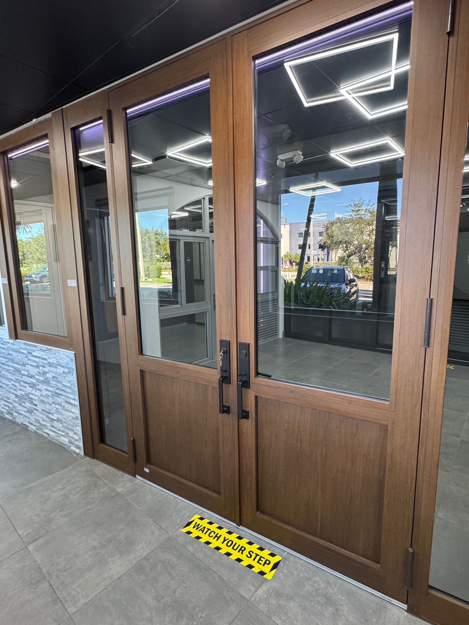 MR Glass 3000 Impact Entry Doors - Image 9